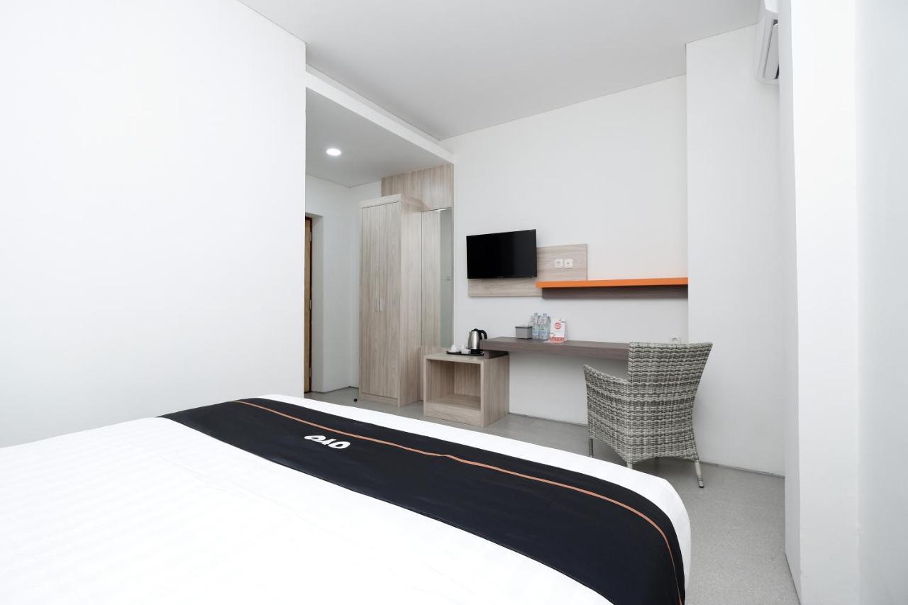 Oyo 2298 Jebres House Syariah Hotel Solo Exterior foto