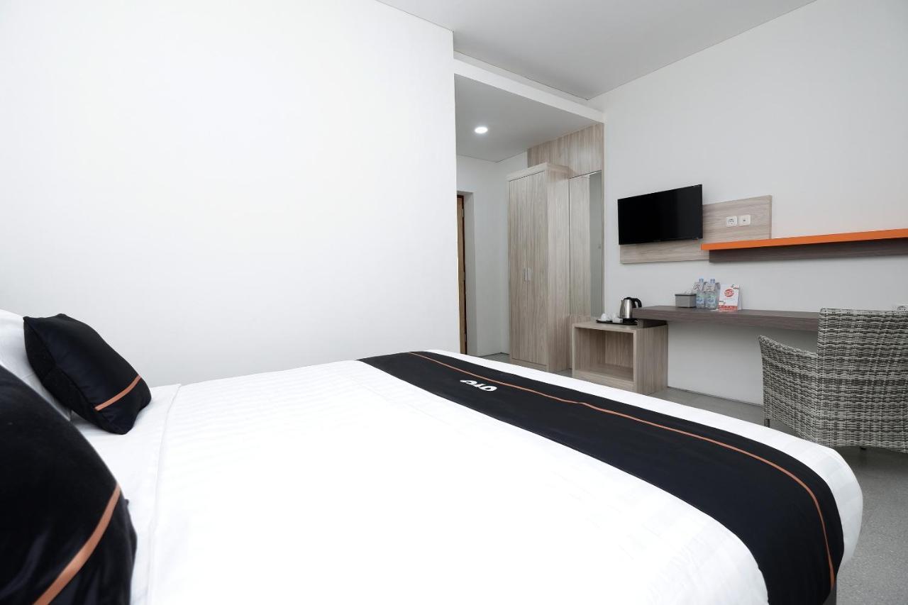 Oyo 2298 Jebres House Syariah Hotel Solo Exterior foto